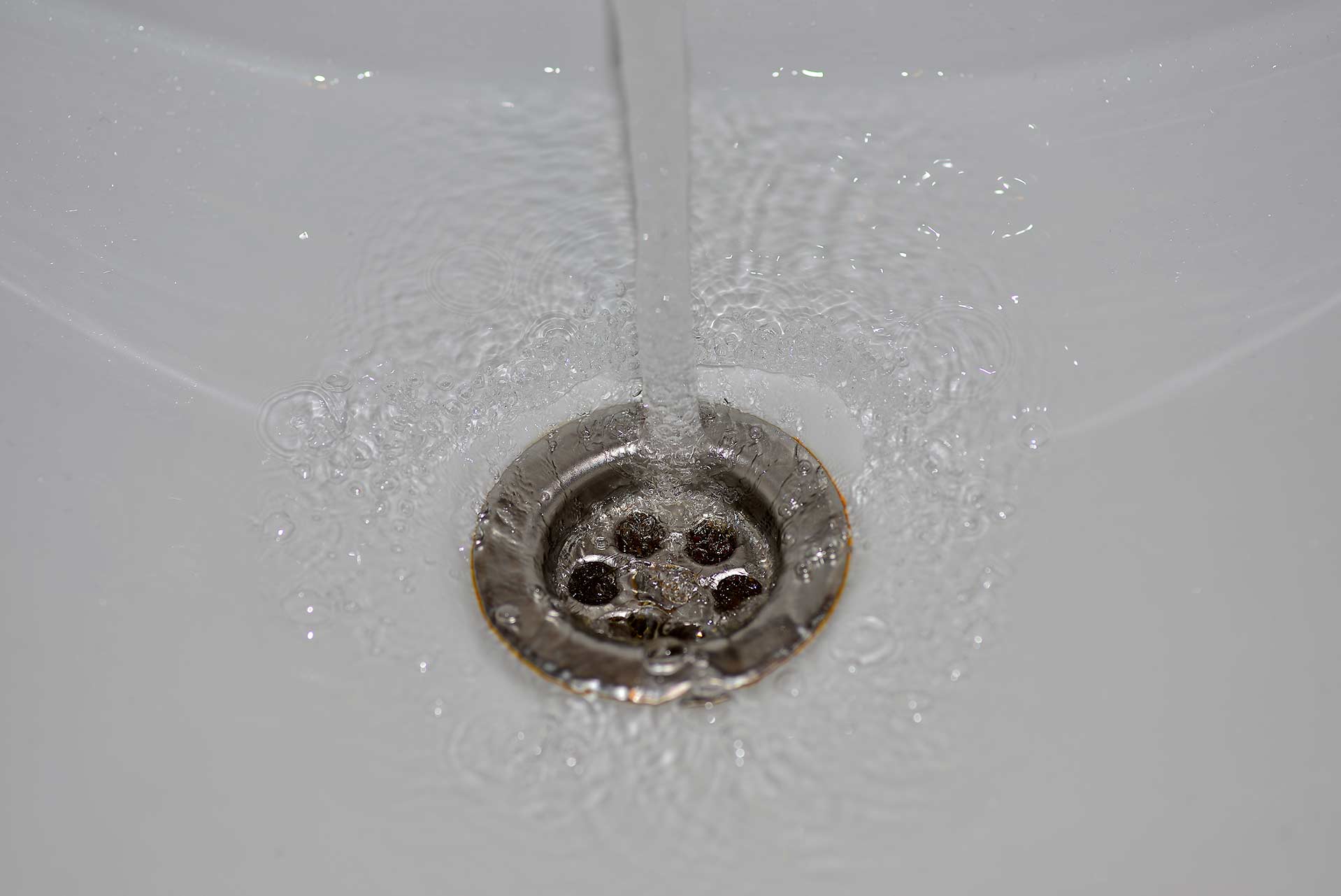 A2B Drains provides services to unblock blocked sinks and drains for properties in Gidea Park.